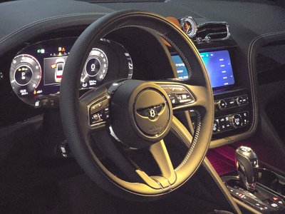 صورة مصغرة 13 لـ 2025 Bentley BENTAYGA