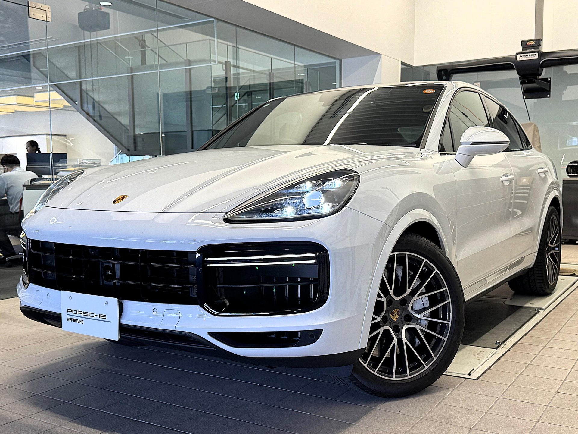 PORSCHE CAYENNE - View 1