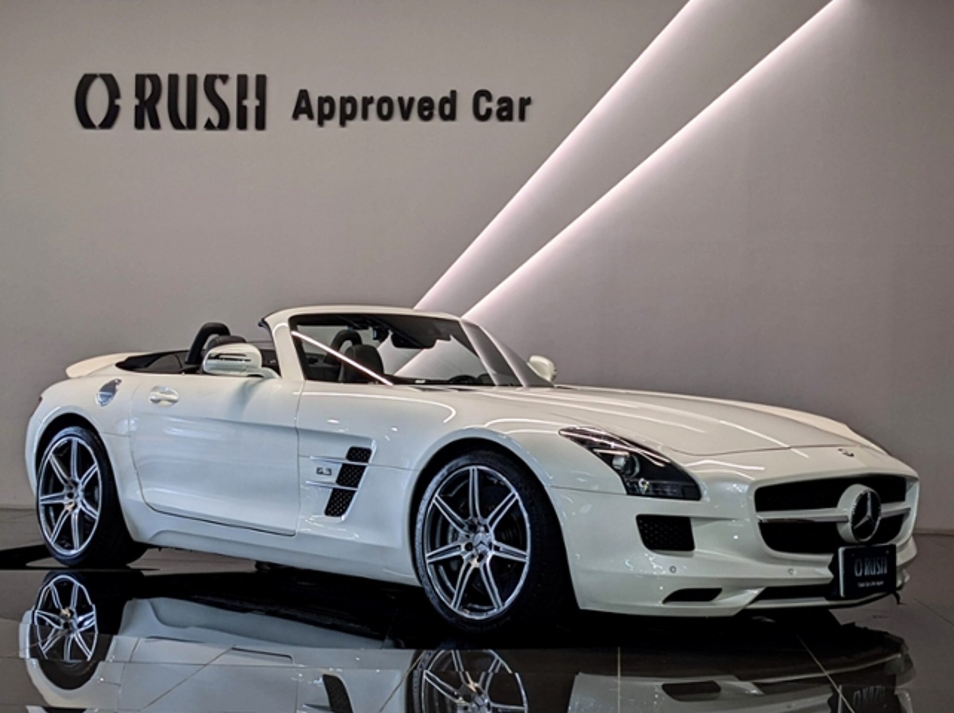 MERCEDES-BENZ SLS ROADSTER AMG - View 1