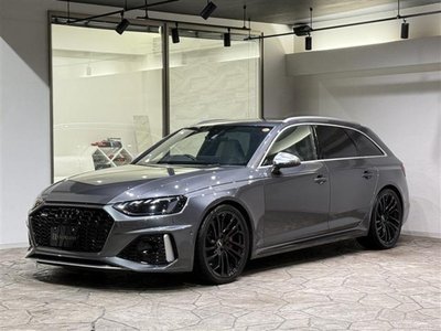 AUDI RS4 AVANT