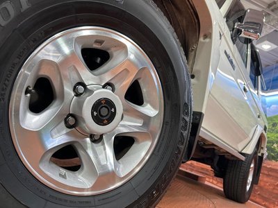 2014 Toyota LAND CRUISER 70 thumbnail 13
