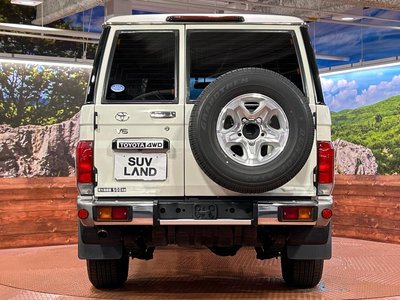 2014 Toyota LAND CRUISER 70 thumbnail 15