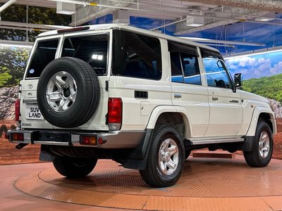2014 Toyota LAND CRUISER 70 thumbnail 17