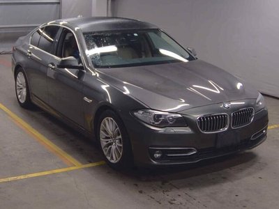 BMW 5 SERIES - 1