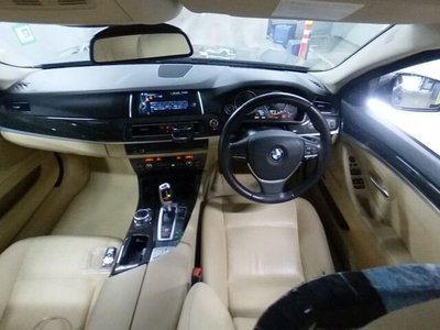 BMW 5 SERIES - 4