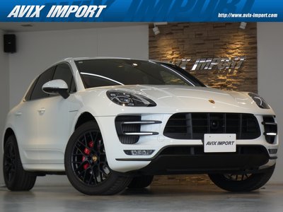 PORSCHE MACAN - 1