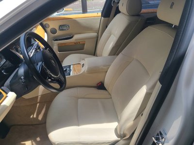 ROLLS-ROYCE GHOST - 10