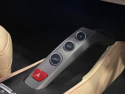صورة مصغرة 33 لـ 2016 Ferrari 488 SPIDER