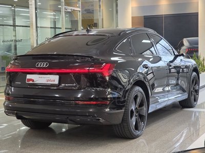 AUDI E-TRON - 4