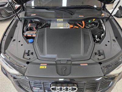AUDI E-TRON - 7