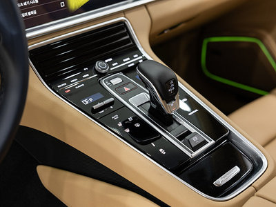 PORSCHE PANAMERA - 9