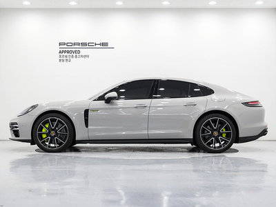 PORSCHE PANAMERA - 7