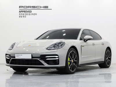 PORSCHE PANAMERA - 1