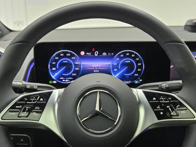 2025 Mercedes-BENZ EQB photo 8