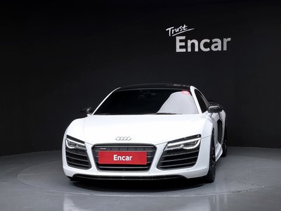 AUDI R8 - 2
