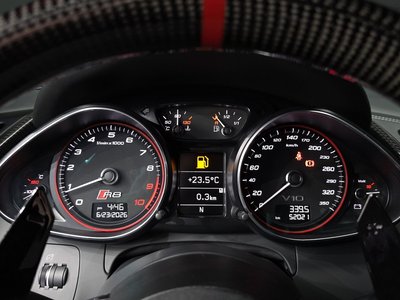 AUDI R8 - 8