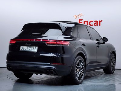 PORSCHE CAYENNE - 4