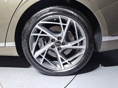 صورة 8 لـ 2022 Genesis G90 (RS4)