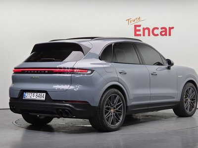 صورة 3 لـ 2025 Porsche CAYENNE