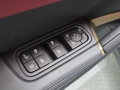 2025 Porsche CAYENNE 缩略图 13