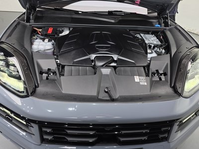 صورة 7 لـ 2025 Porsche CAYENNE