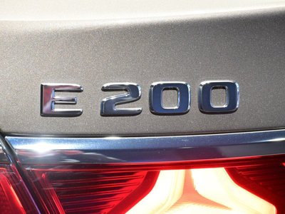 MERCEDES-BENZ E-CLASS - 8