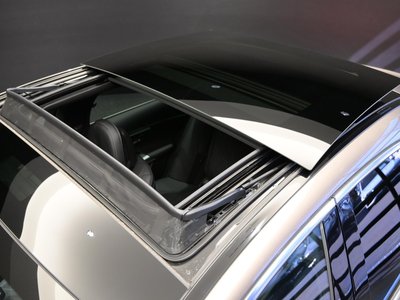 MERCEDES-BENZ E-CLASS - 9