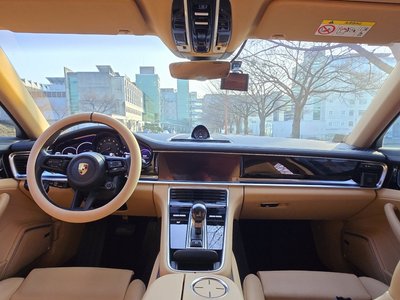 PORSCHE PANAMERA - 4