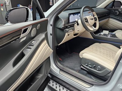 2024 Genesis GV80 COUPE thumbnail 13