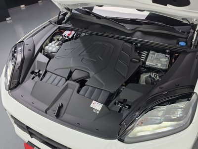 صورة 7 لـ 2024 Porsche CAYENNE