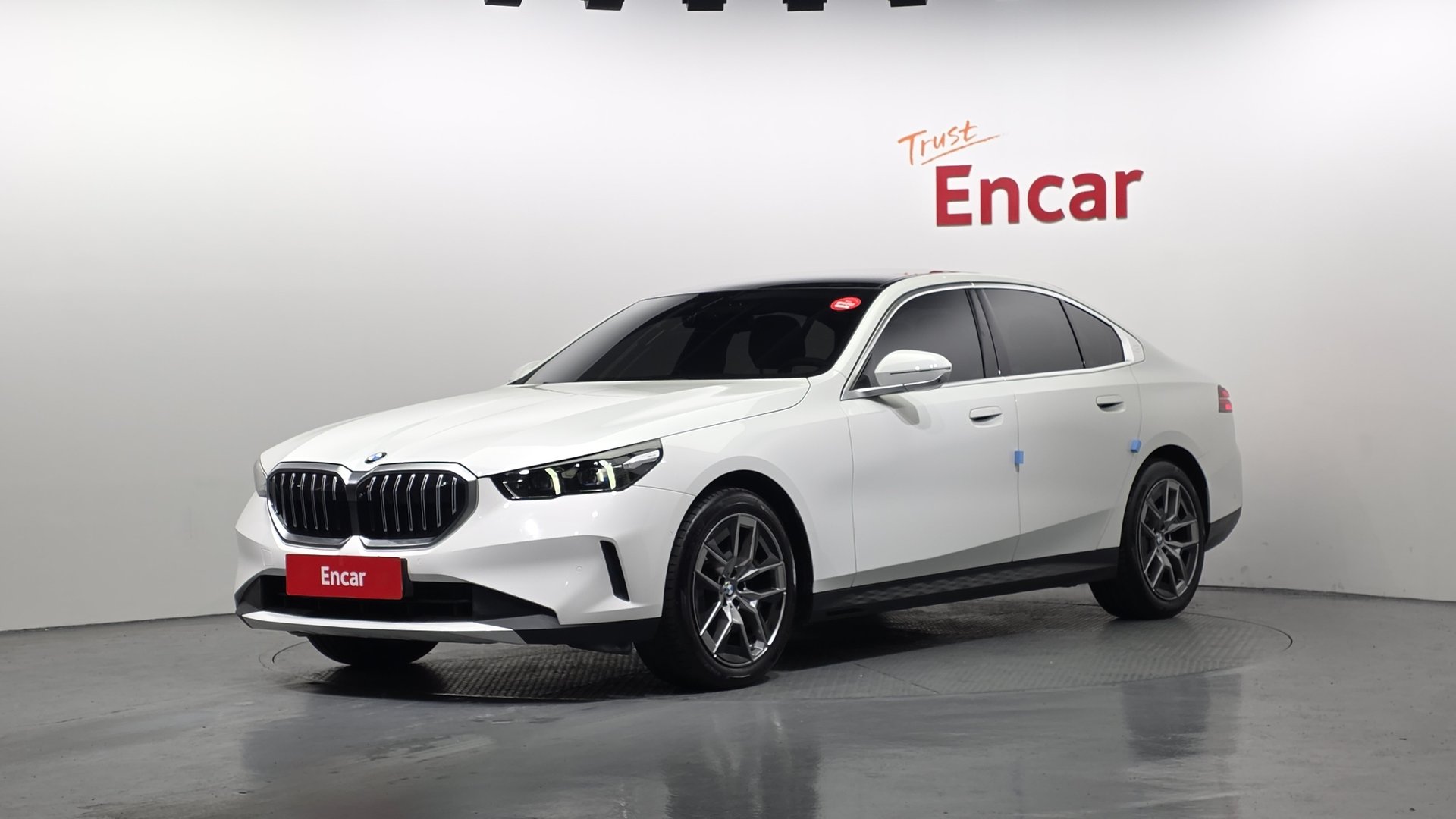 BMW 5 SERIES - View 1