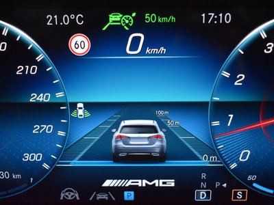 MERCEDES-BENZ GLA AMG - 6