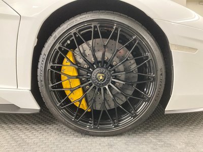 LAMBORGHINI AVENTADOR - 5