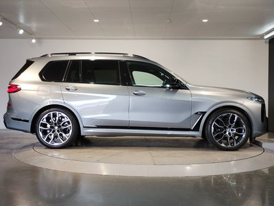 BMW X7 - 7