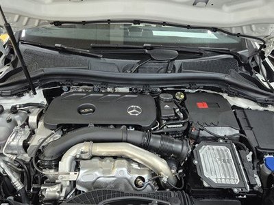 MERCEDES-BENZ GLA - 7