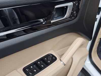صورة مصغرة 24 لـ 2023 Porsche CAYENNE
