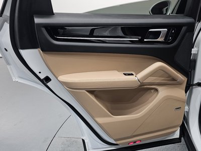 صورة مصغرة 15 لـ 2023 Porsche CAYENNE