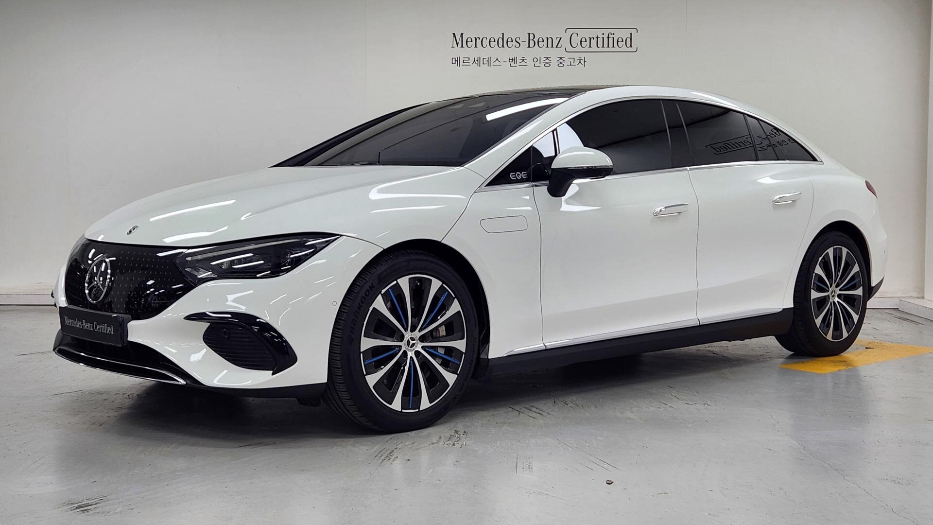 MERCEDES-BENZ EQE - View 1