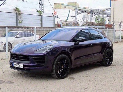PORSCHE MACAN - 4