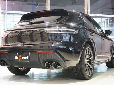 PORSCHE MACAN - 4