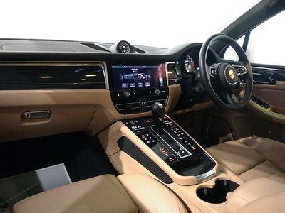 PORSCHE MACAN - 7