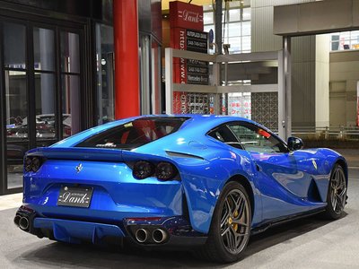 FERRARI 812 - 2