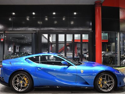 FERRARI 812 - 5