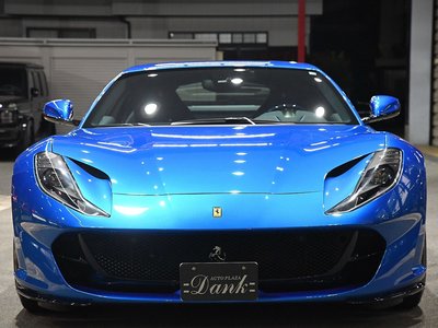 FERRARI 812 - 4