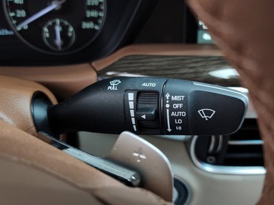 2020 Genesis G90 — миниатюра 21