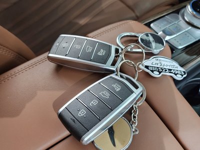 2020 Genesis G90 — миниатюра 29