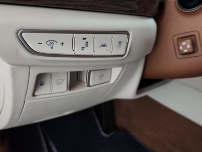 2020 Genesis G90 — миниатюра 28