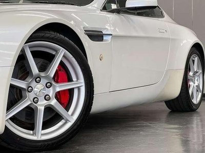صورة 9 لـ 2008 Aston Martin V8