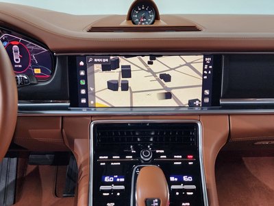 2023 Porsche PANAMERA thumbnail 18