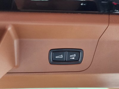 2023 Porsche PANAMERA thumbnail 25